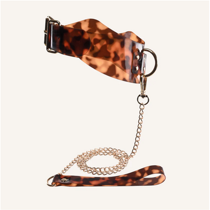 Atentamente Amber Collar con Correa