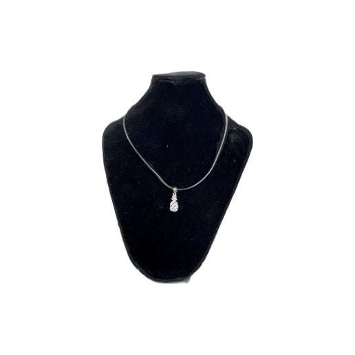 Collar de piña plateado